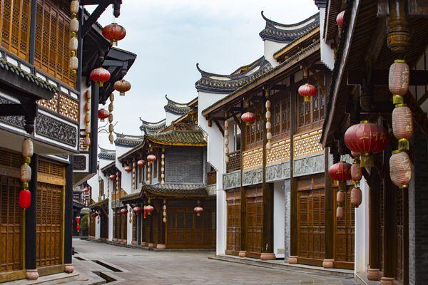 逃离遗弃的建筑3